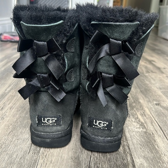 Ugg boots size 6 Bailey bow - Picture 2 of 6